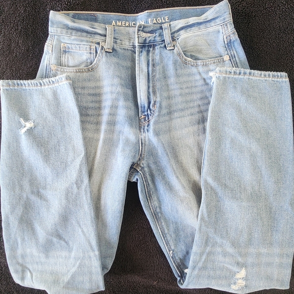 American Eagle Ripped Mom Jean regular size 2 - Picture 5 of 7